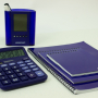 Годинник-підставка Assistant AH 1050 violet для ручок, фіолетова